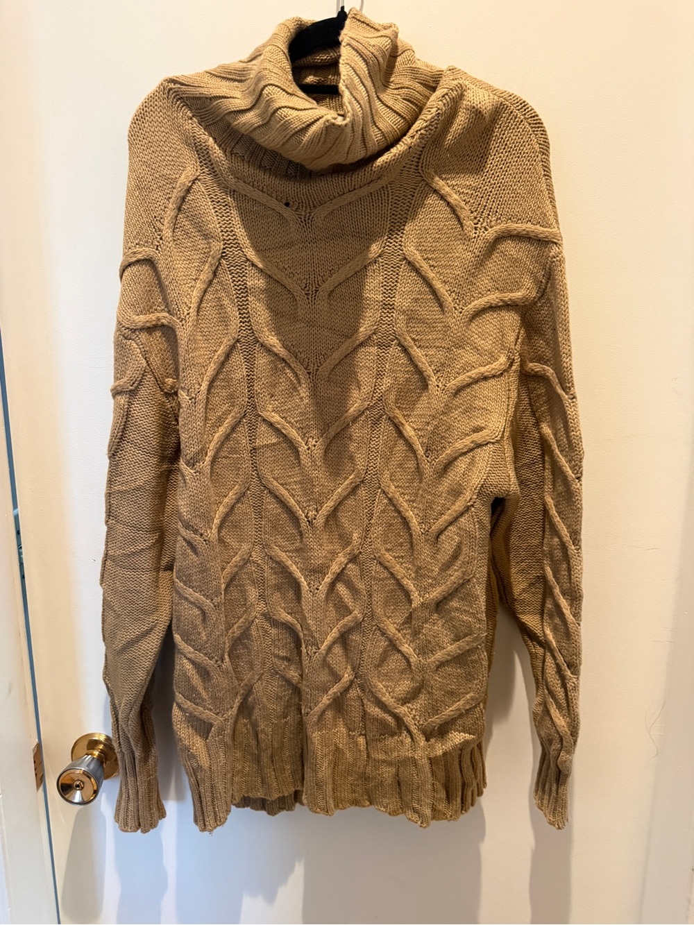 Wilfred Aritzia 100% Merino Wool Cable Knit Turtleneck Sweater Medium Camel